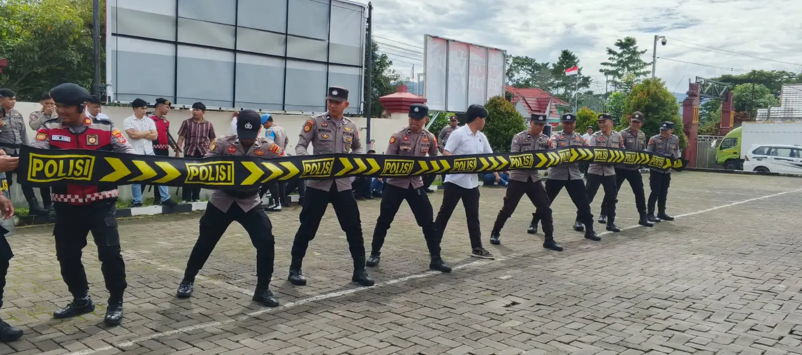 Polres Minahasa Gelar Latihan Dalmas: Memperkuat Garda Terdepan Pengamanan Massa